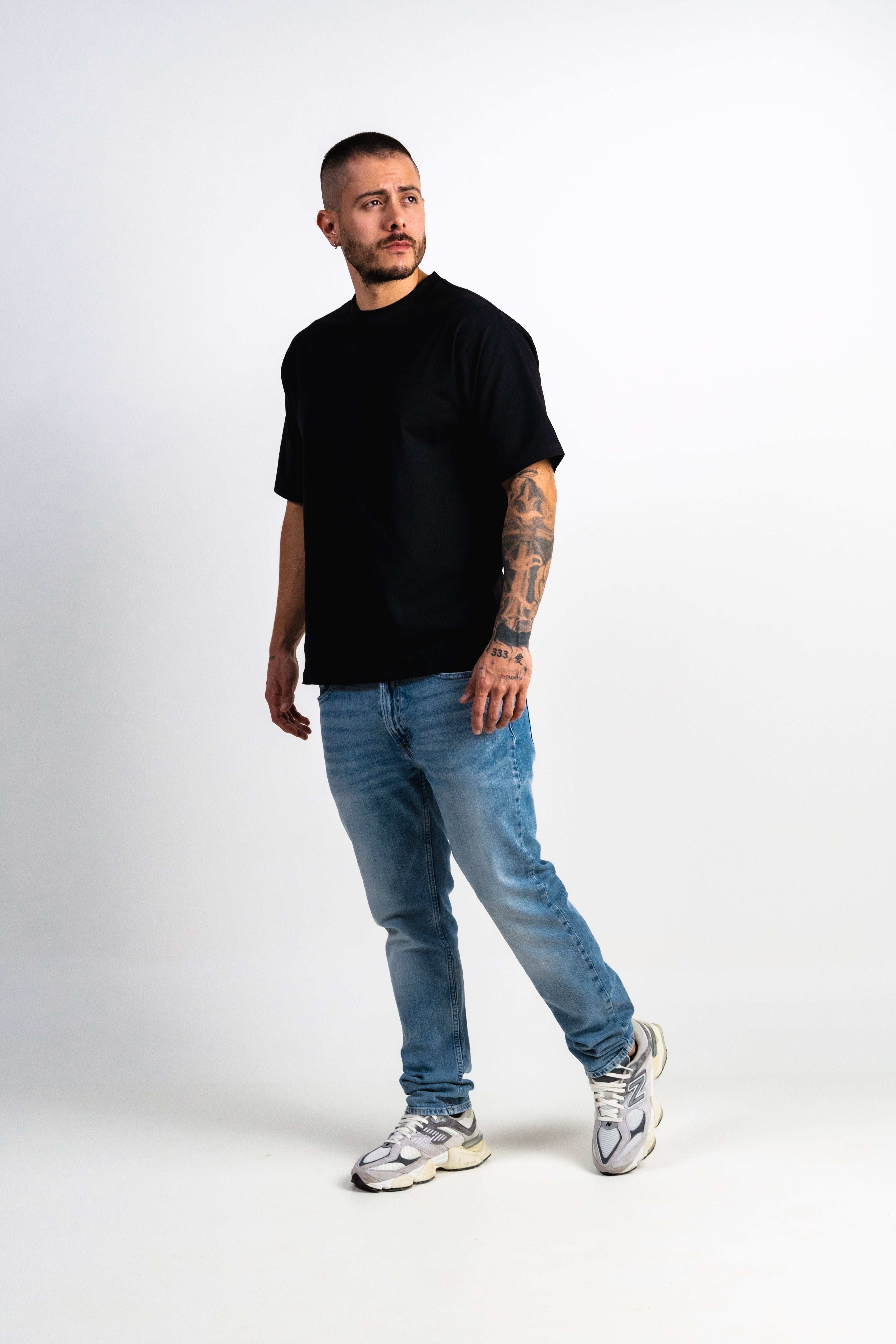 Camiseta oversized color Black